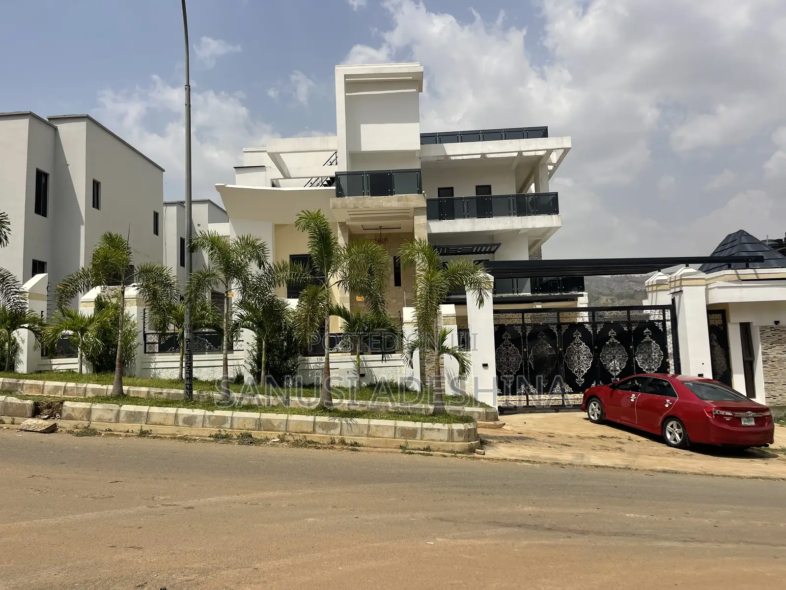 6bdrm Maisonette in Guzape Main Fct for sale