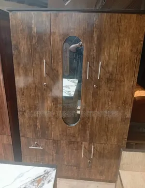 4x6ft Wardrobe 3 Doors With Drawers