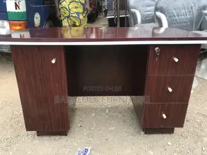 4 Feet Executive Table