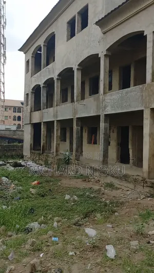 Shopping Complex Off Badagry Expressway (B4 Trade-fair), Lag