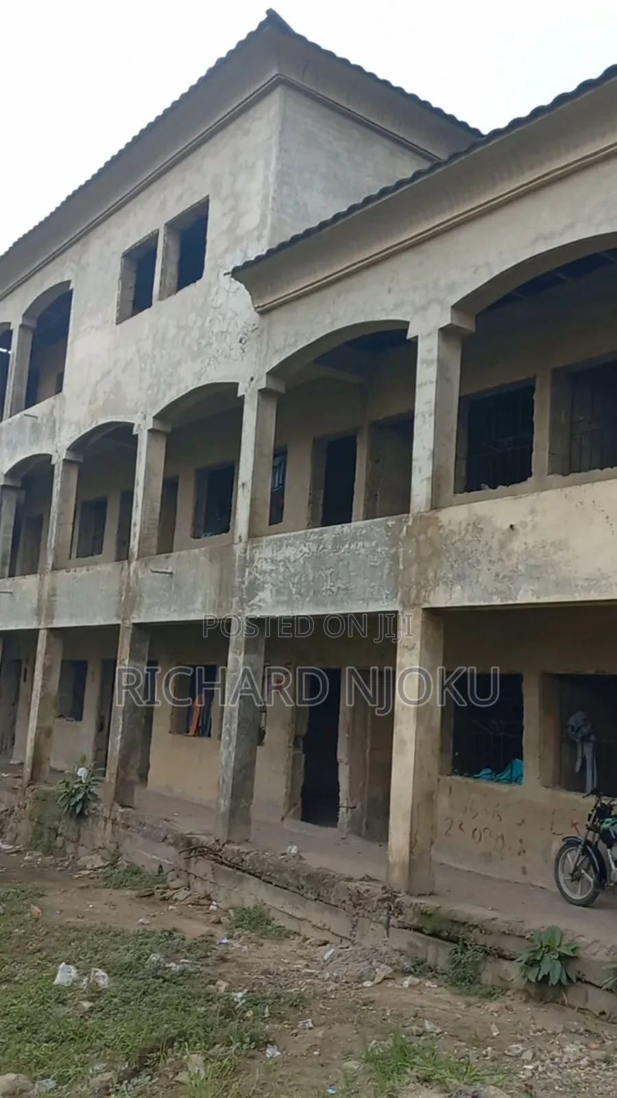 Shopping Complex Off Badagry Expressway (B4 Trade-fair), Lag