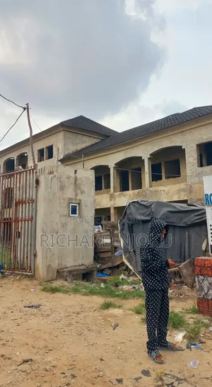 Shopping Complex Off Badagry Expressway (B4 Trade-fair), Lag