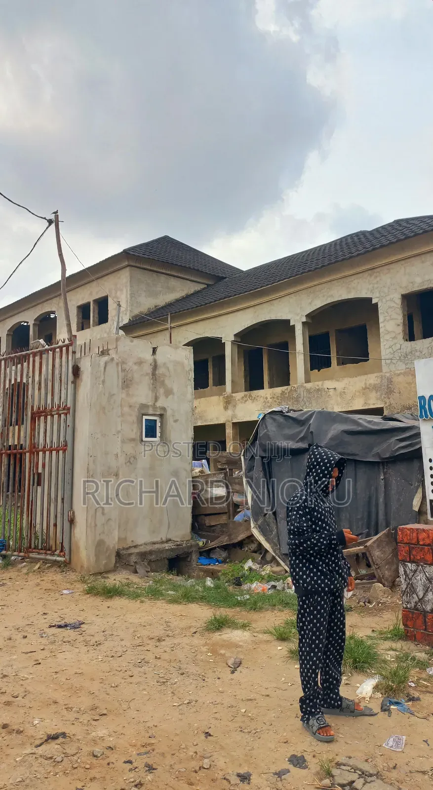 Shopping Complex Off Badagry Expressway (B4 Trade-fair), Lag
