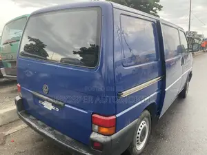 Volkswagen Transporter 2005 Blue
