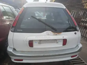 Toyota Corolla 1998 White