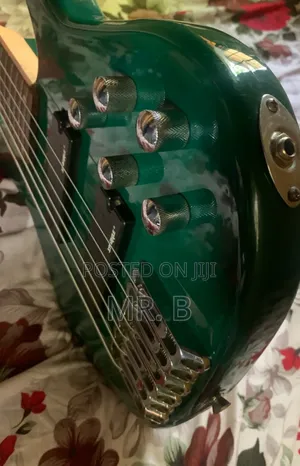 6 Strings Active Bass Guitar