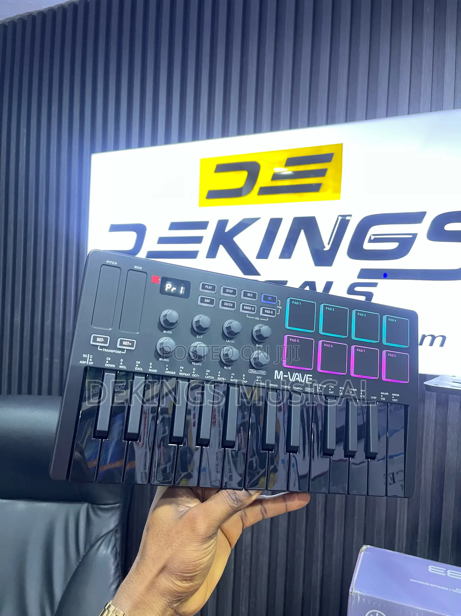 M-Valve Midi Controller 25 Keys