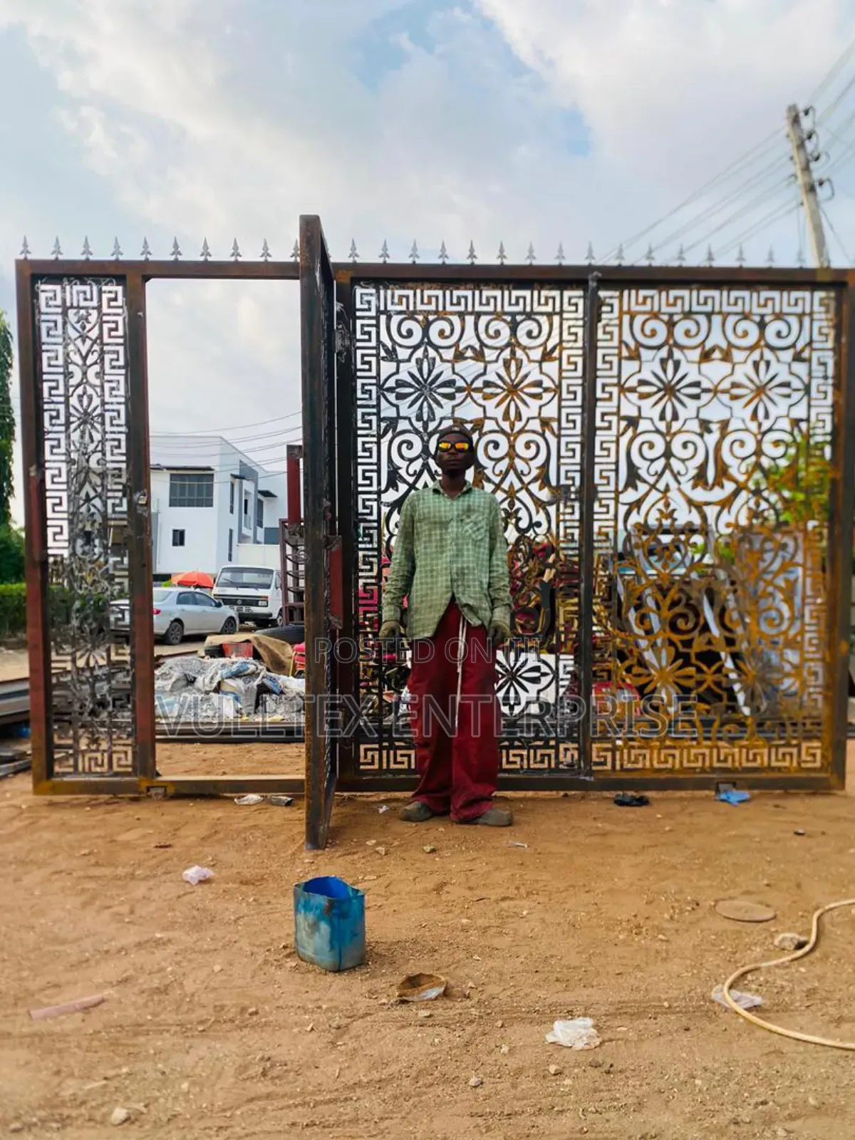 Laser Cut Design Gate With Sliding Rollers