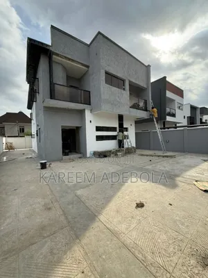 Furnished 4bdrm Duplex in Carlton Gate Estate for sale