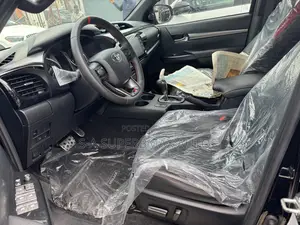 Toyota Hilux Revo Double Cab Petrol 2.7 AWD 2020 Black