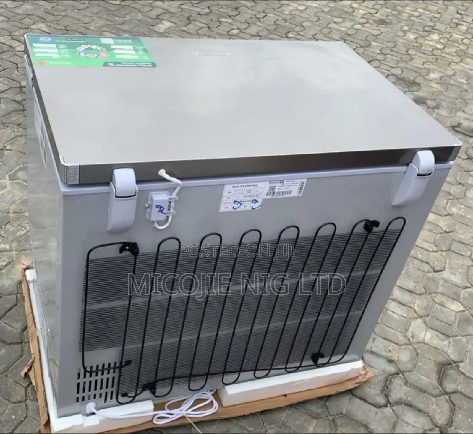 Scanfrost Inverter Chest Freezer 250l