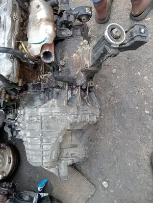 Toyota Sienna Gear Box 4by4 2005 Model