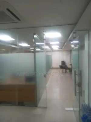 Frameless Office Partion