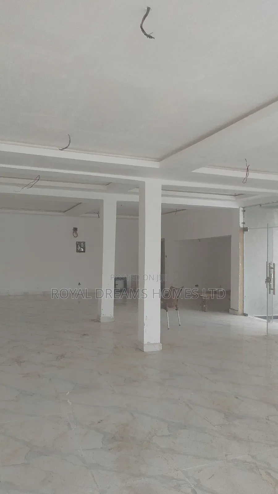 Shop Space 165 SQM Wuse2 Facing Major Road