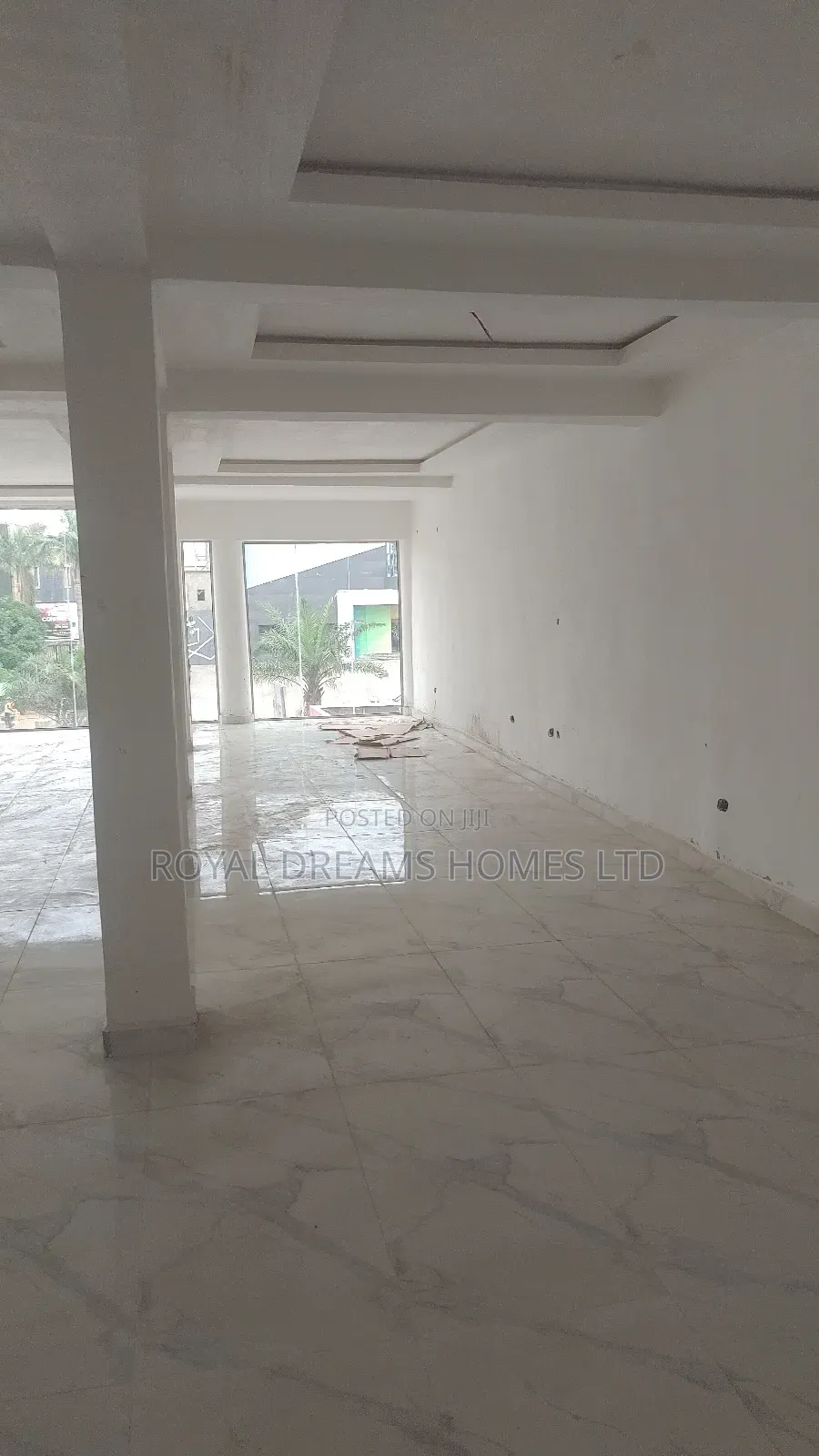 Shop Space 165 SQM Wuse2 Facing Major Road
