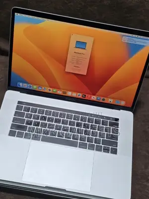 Laptop Apple MacBook Pro 2017 16GB Intel Core i7 SSD 512GB
