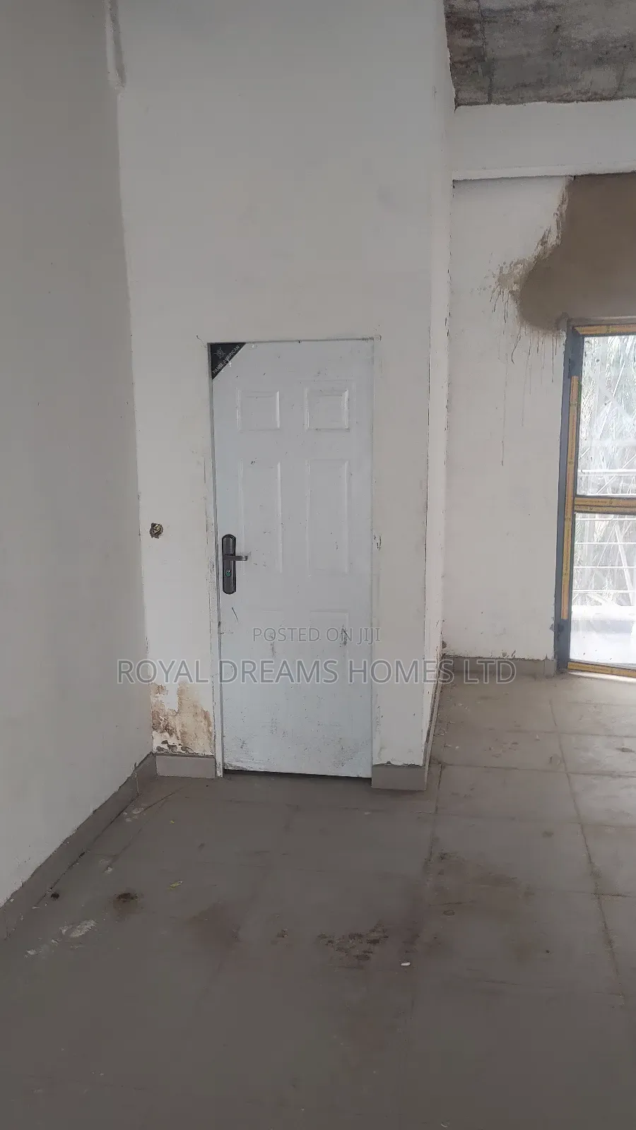 Shop Space Facing the Major Road Wuse2