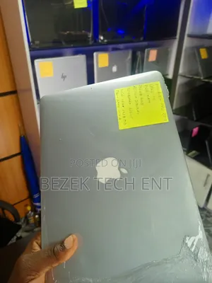 New Laptop Apple MacBook 2013 8GB Intel Core I5 SSD 256GB