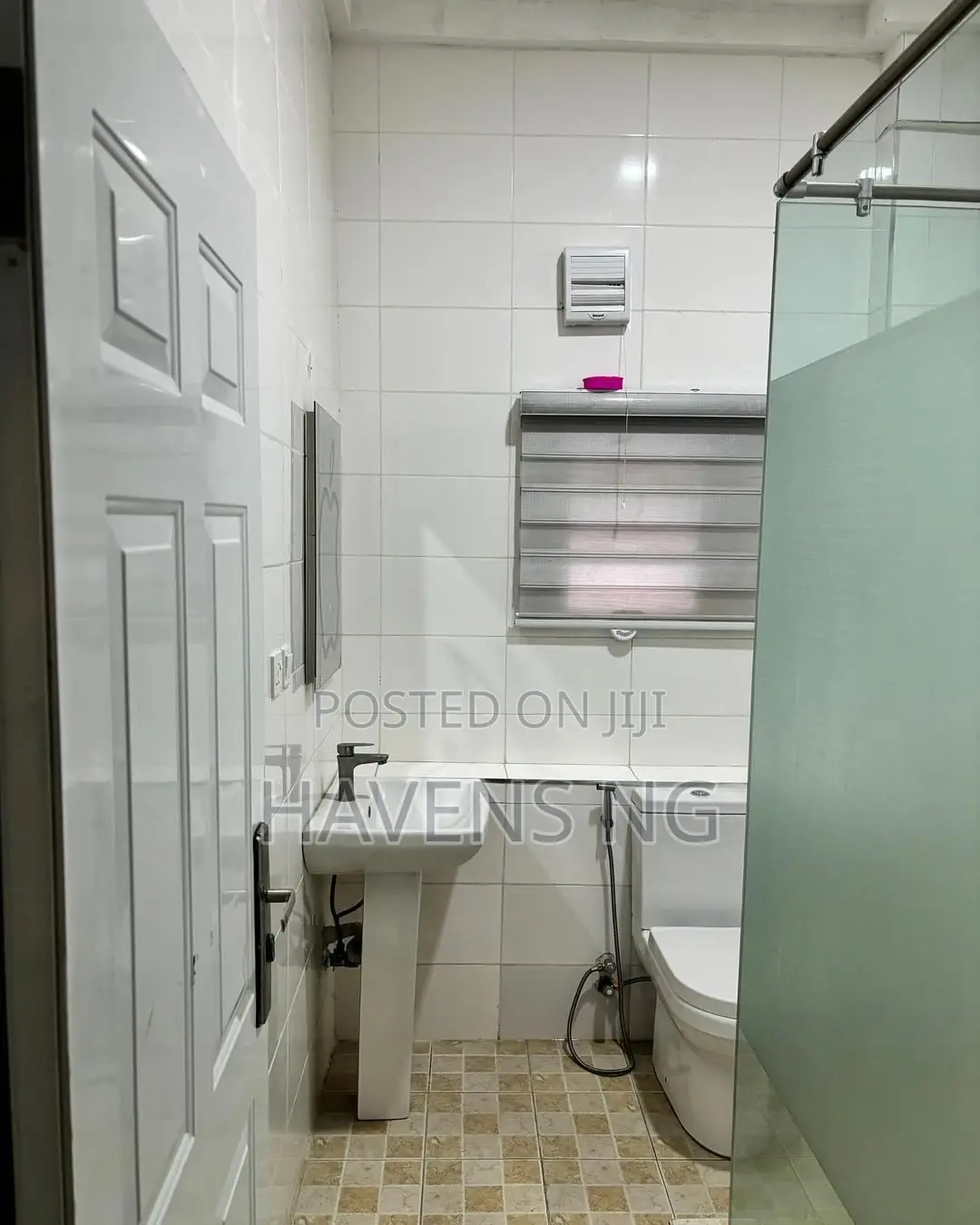 Modern 3-Bedroom Shortlet Apartment With Ps5