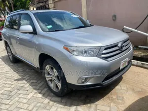 Toyota Highlander Limited 3.5l 4WD 2013 Silver