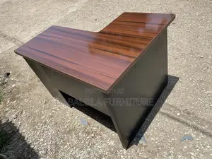 Curve Working Table Suitable for Your Office and Home
