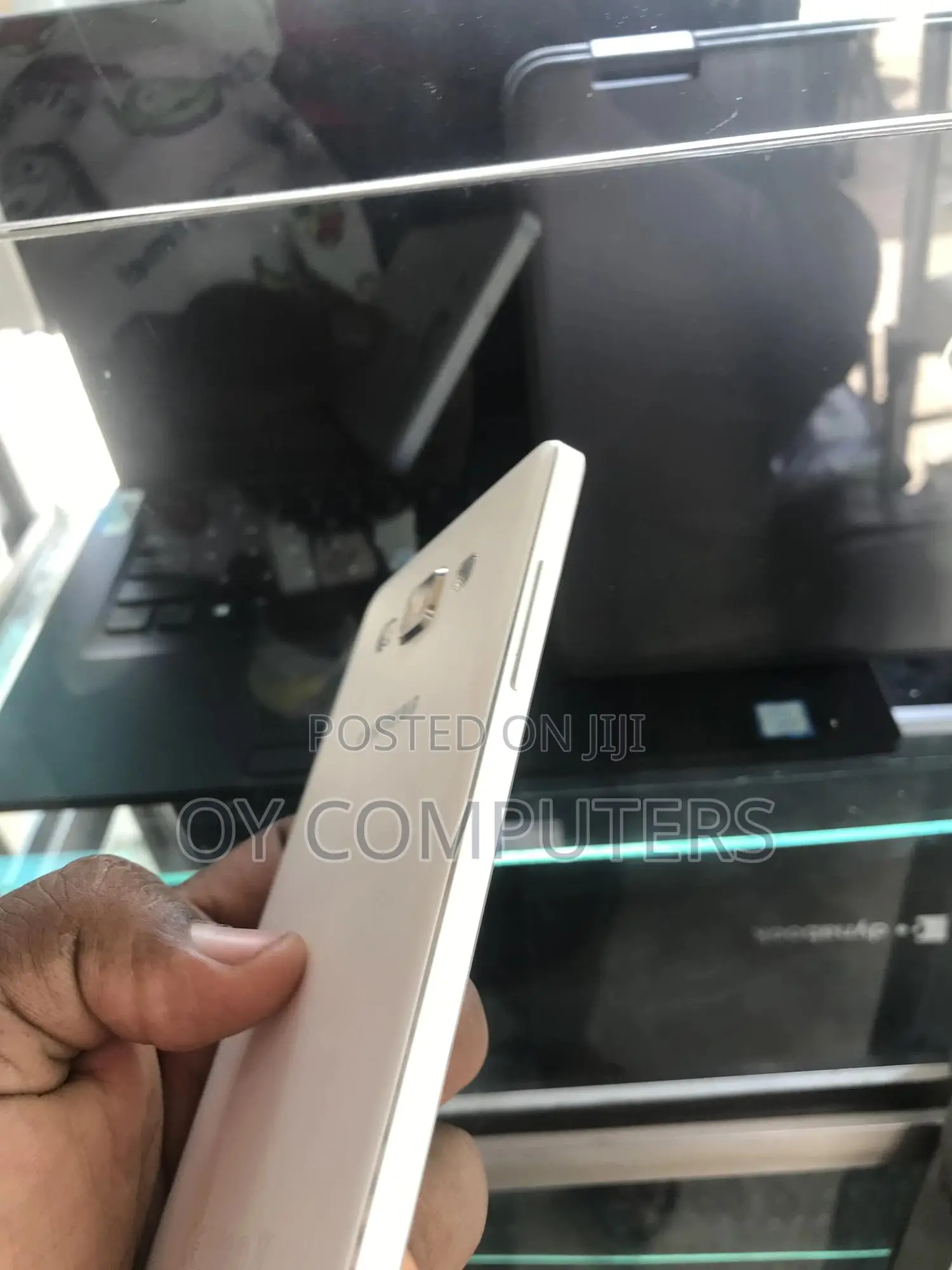 Samsung Galaxy A5 16 GB White