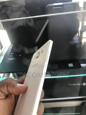 Samsung Galaxy A5 16 GB White