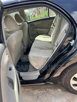 Toyota Corolla Base 4dr Sedan (1.8L 4cyl 5M) 2009 Black