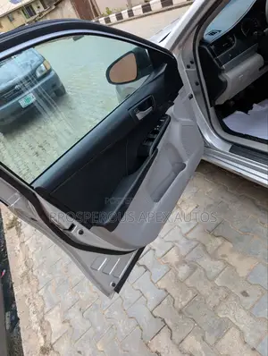 Toyota Camry LE 4dr Sedan (2.5L 4cyl 6A) 2012 Silver