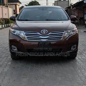 Toyota Venza V6 AWD 2010 Brown