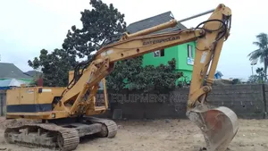 Photo - Cat Excavator 225