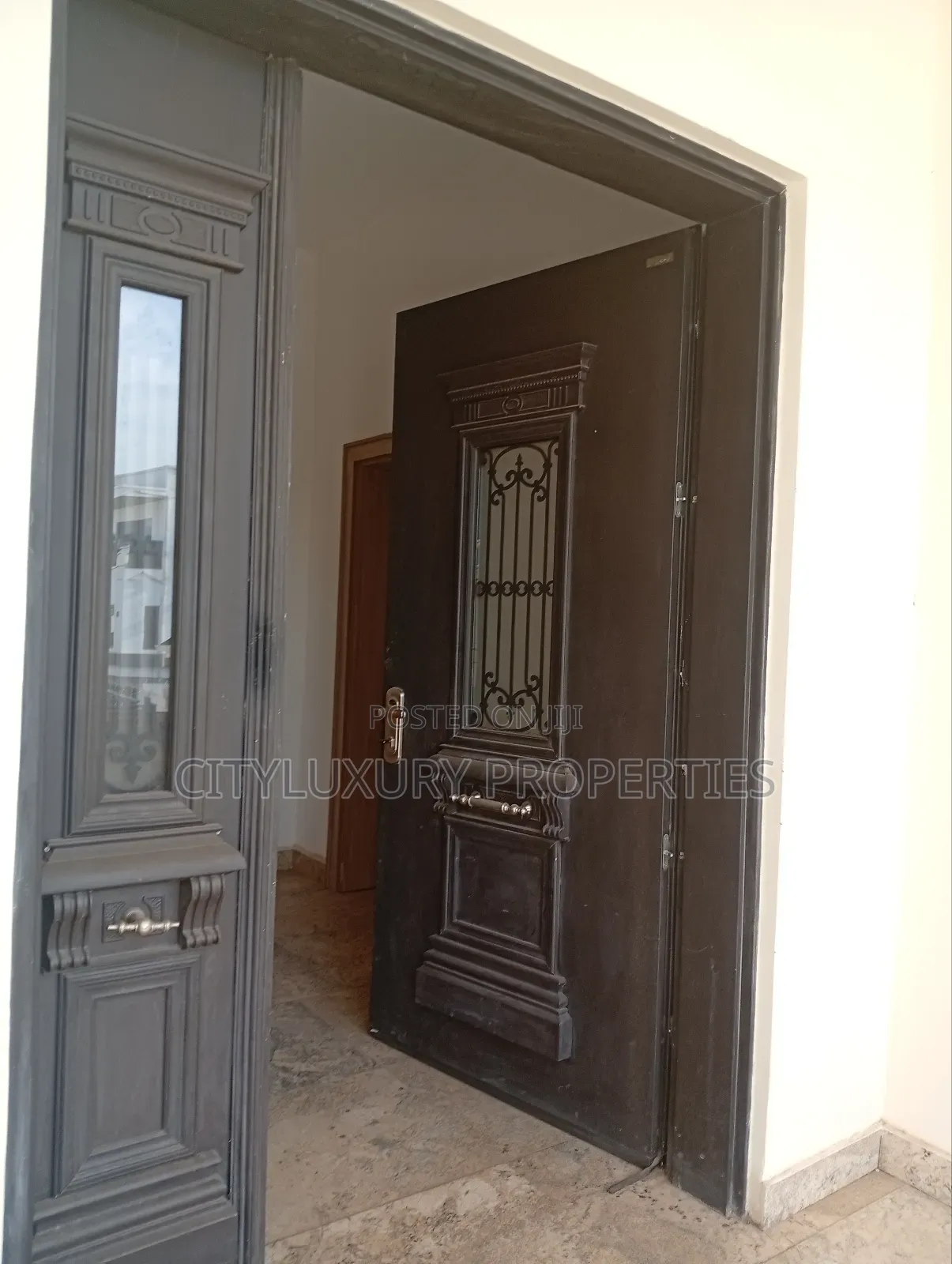 6bdrm Maisonette in Guzape District for sale