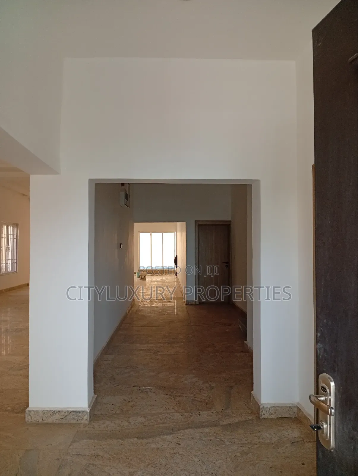 6bdrm Maisonette in Guzape District for sale