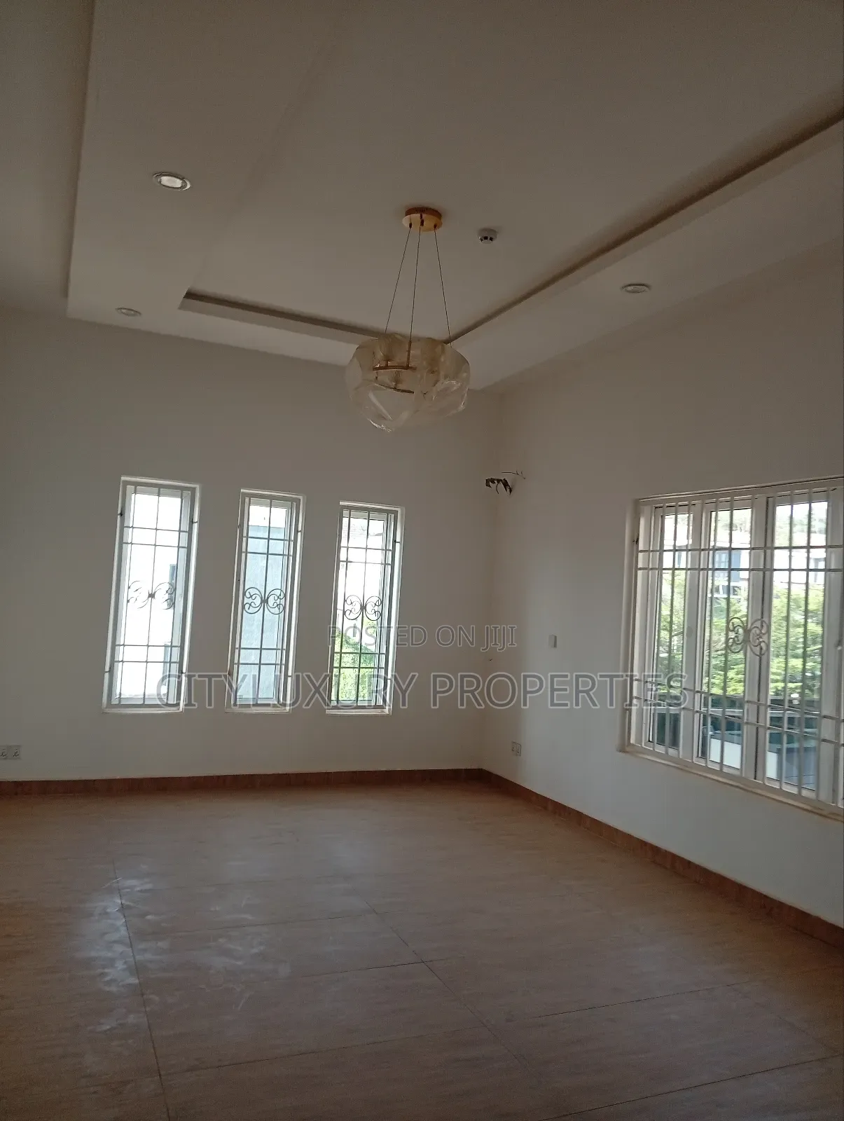 6bdrm Maisonette in Guzape District for sale
