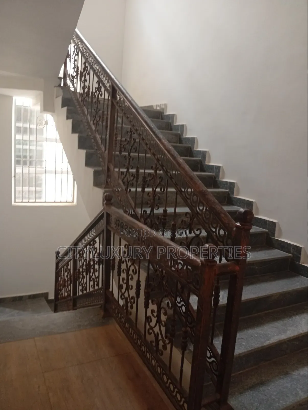6bdrm Maisonette in Guzape District for sale