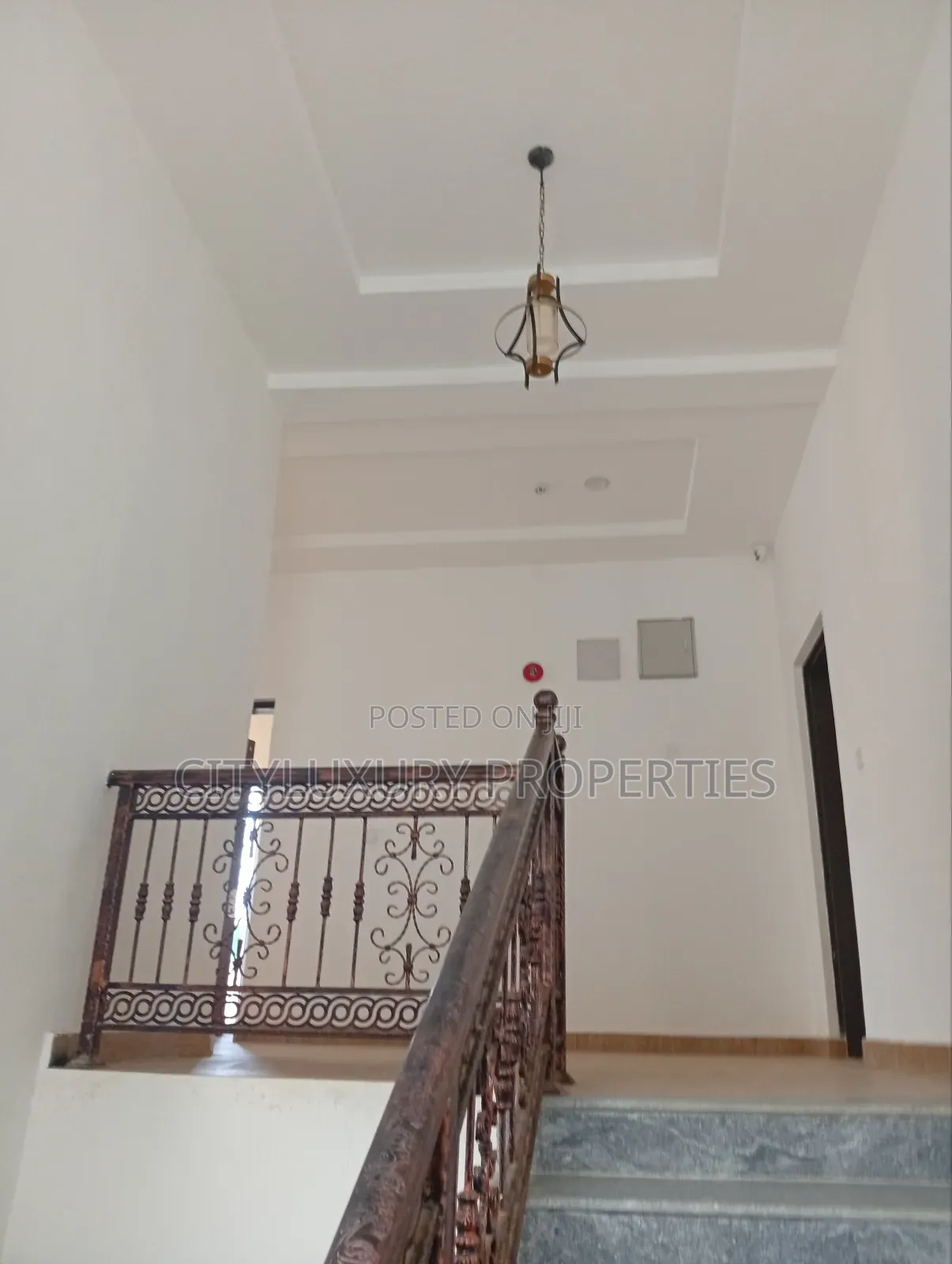 6bdrm Maisonette in Guzape District for sale