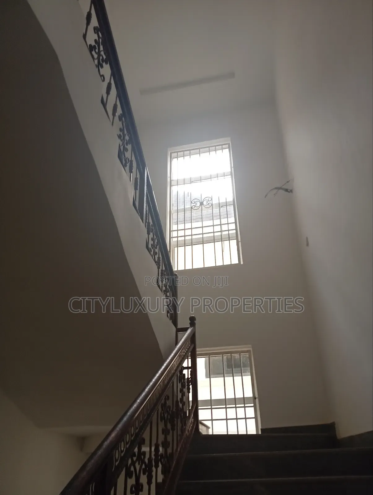 6bdrm Maisonette in Guzape District for sale