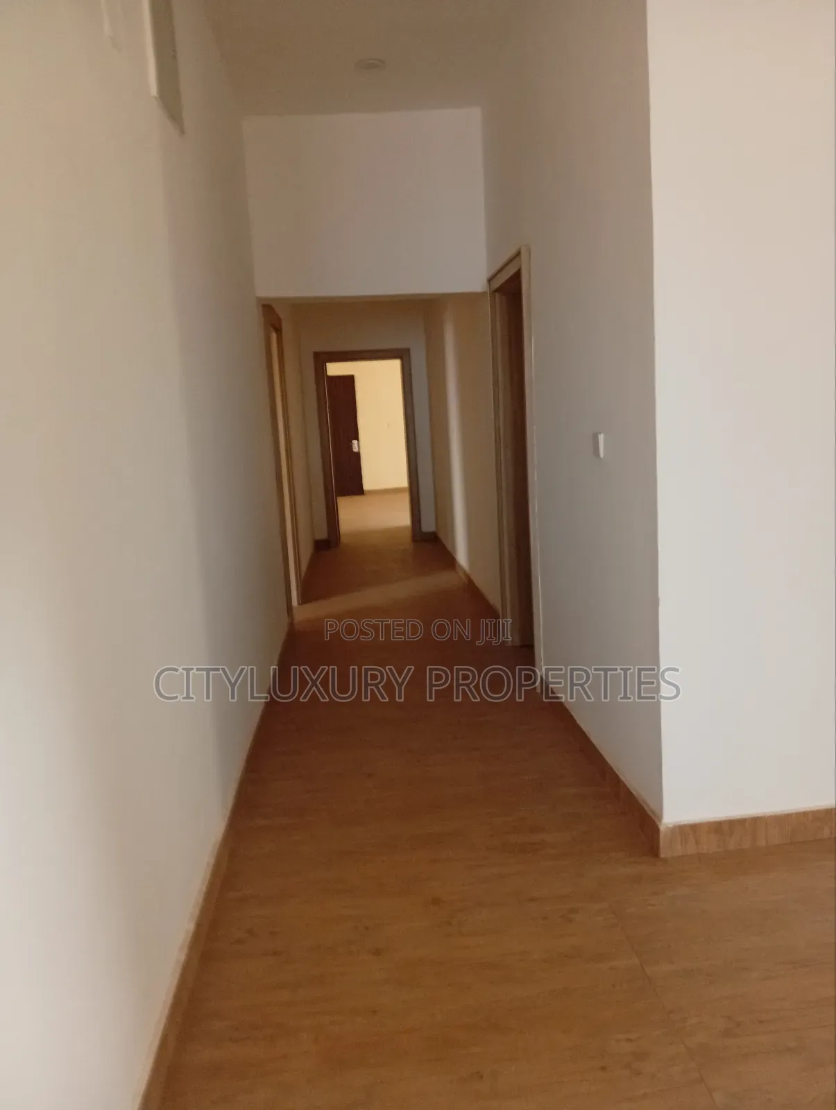 6bdrm Maisonette in Guzape District for sale