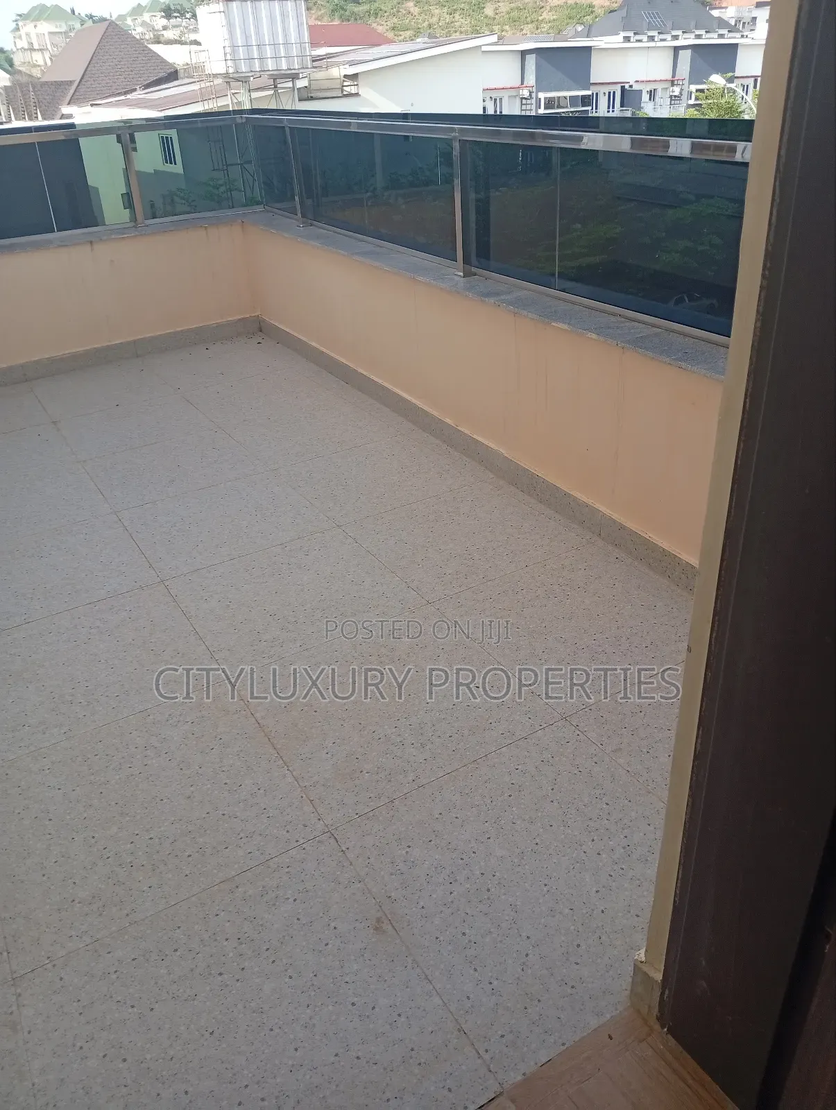 6bdrm Maisonette in Guzape District for sale