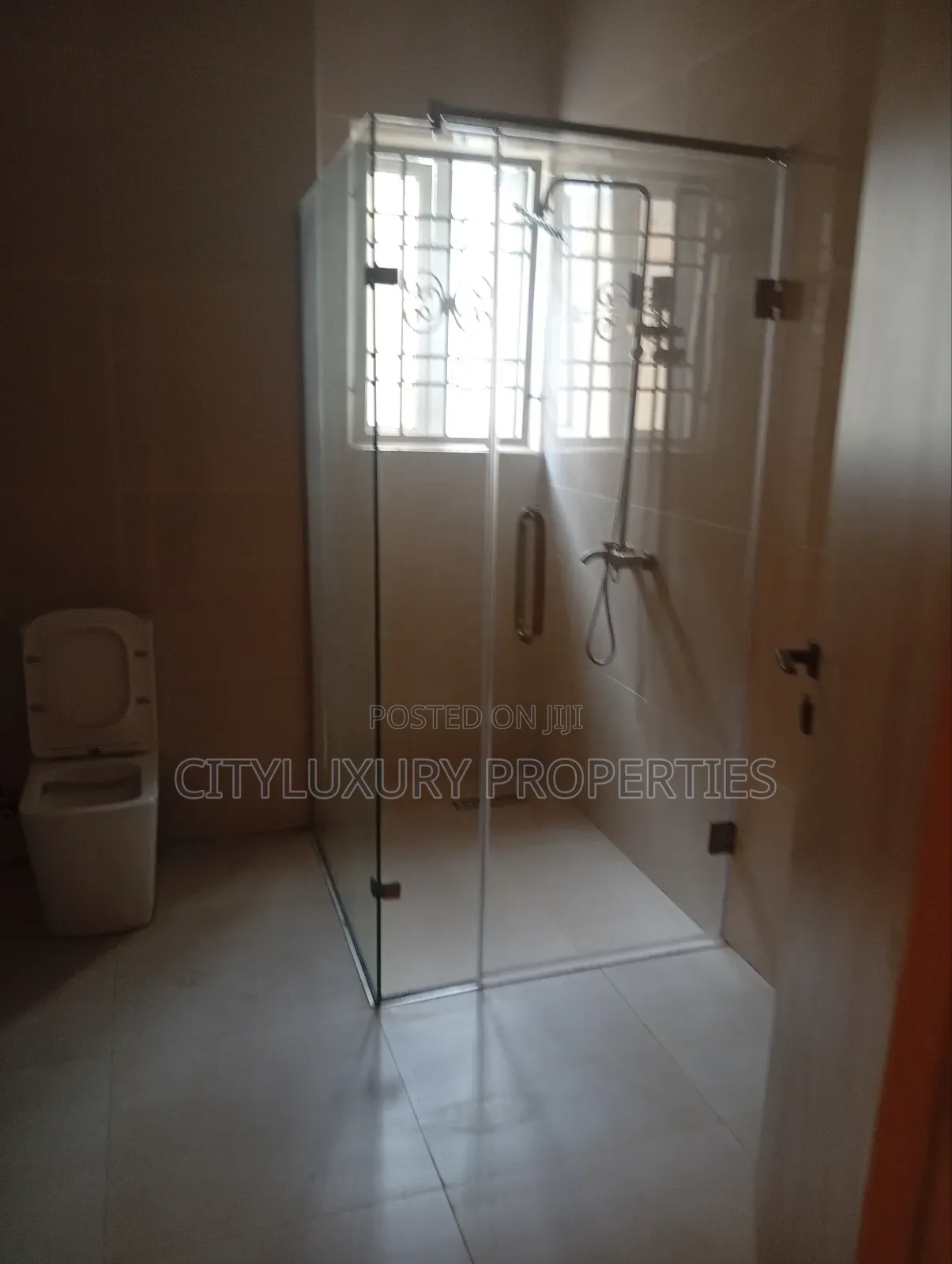6bdrm Maisonette in Guzape District for sale