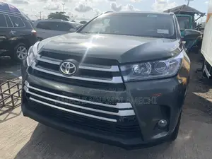 Toyota Highlander Limited 4dr SUV AWD (3.5L 6cyl 6A) 2015 Gray