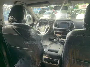 Toyota Highlander XLE V6 4x4 (3.5L 6cyl 6A) 2016 Black