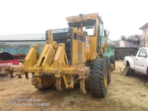 140h Caterpillar Grader