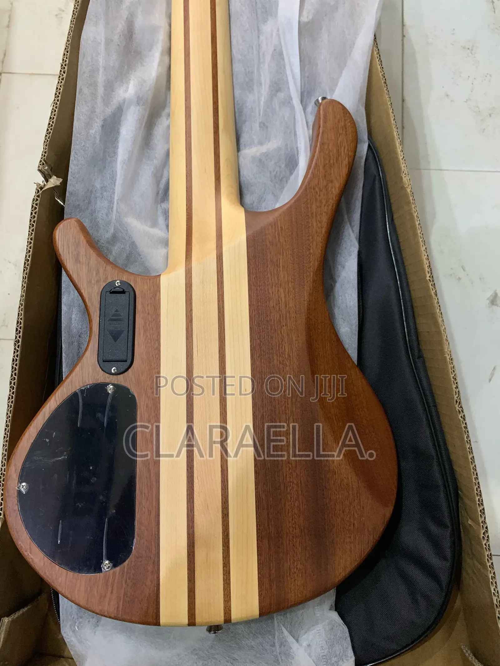 Luxars S-B60 5-String Modern Active Bass Guitar
