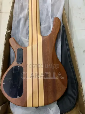 Luxars S-B60 5-String Modern Active Bass Guitar