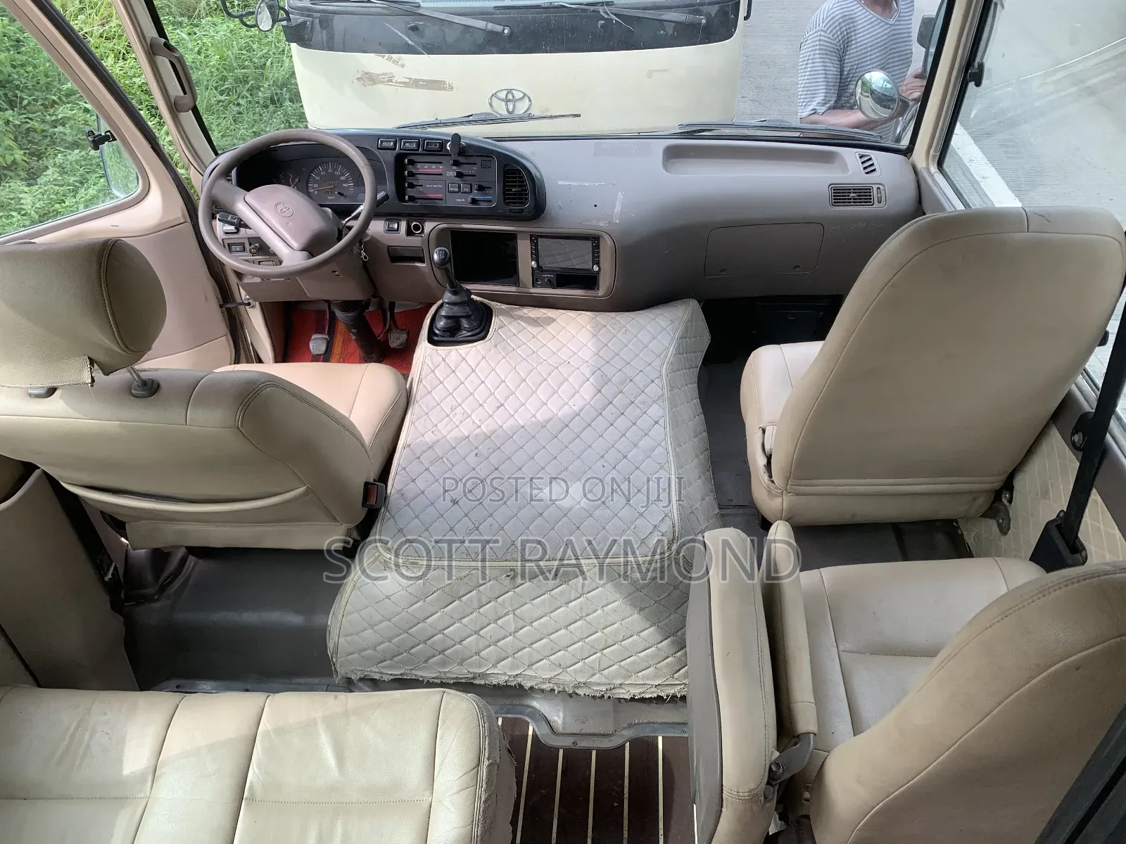 Toyota Coaster 2015