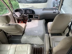 Toyota Coaster 2015