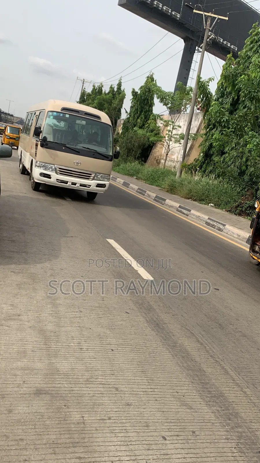 Toyota Coaster 2015