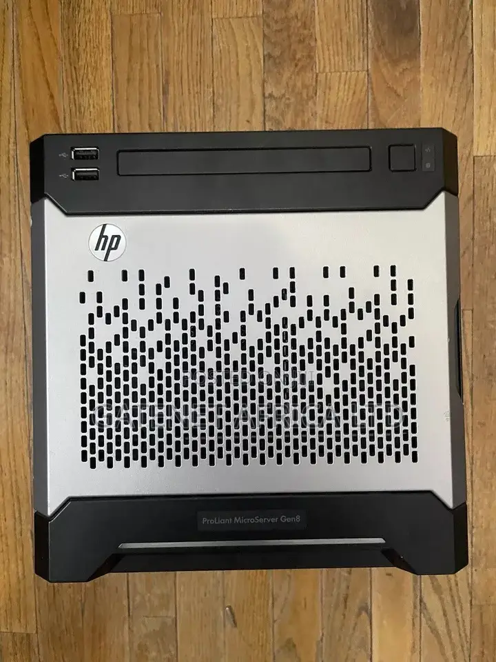 Server 8GB Intel Xeon HDD 1T