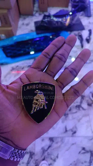 Lamborghini Urus Front Bumper Logo
